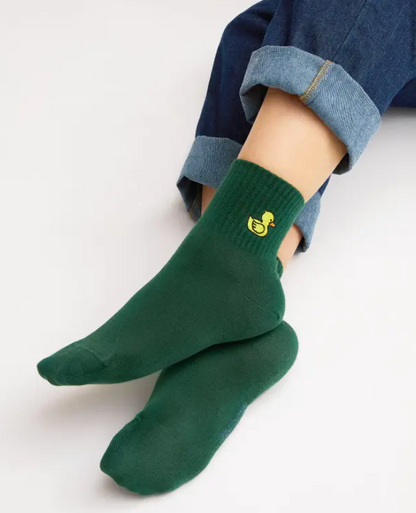 Grüne Tennissocken mit gestickter Ente