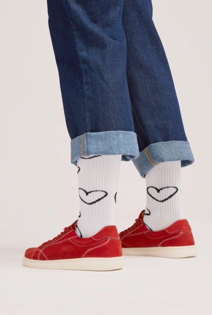 Weiße Tennissocken mit Herzen